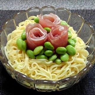 生ハムくるくるお花と枝豆の冷麺